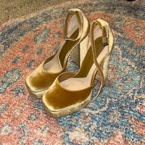 Gianna Bini velvet platform heels
